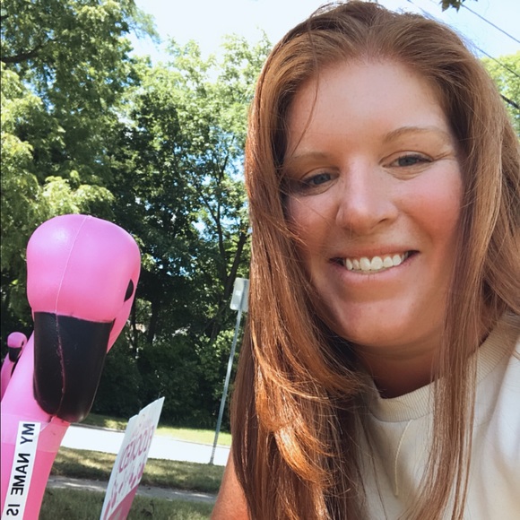 Meet your posher! - Picture 3 of 3